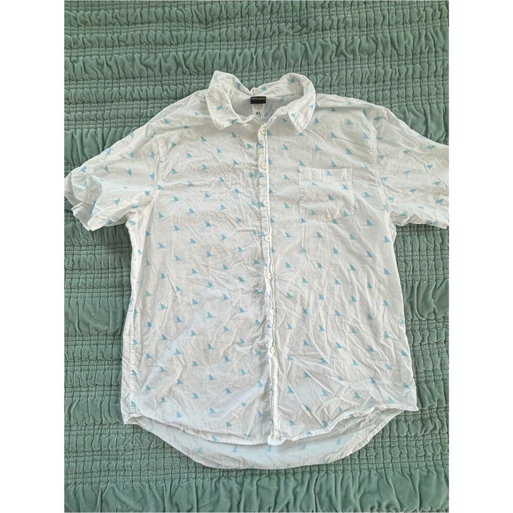 Fifth Sun White Button-Down Shirt with Light Blue Triangle Print-XL